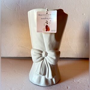 NWT - Ceramic Bow Flower Vase